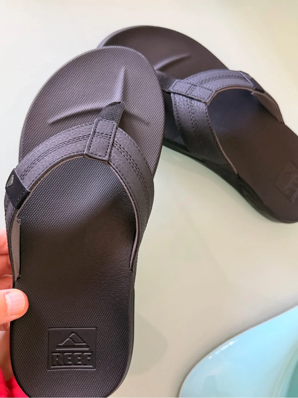 (New) Reef Men’s 9, Black Sandals, Cushion Phantom Flip-Flop & Thong